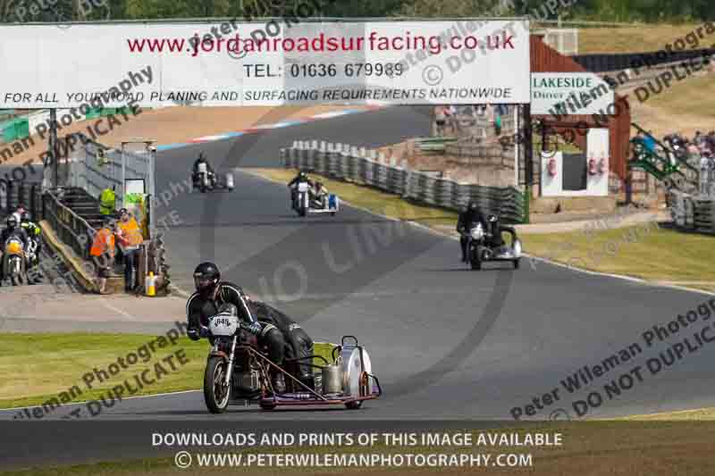 Vintage motorcycle club;eventdigitalimages;mallory park;mallory park trackday photographs;no limits trackdays;peter wileman photography;trackday digital images;trackday photos;vmcc festival 1000 bikes photographs